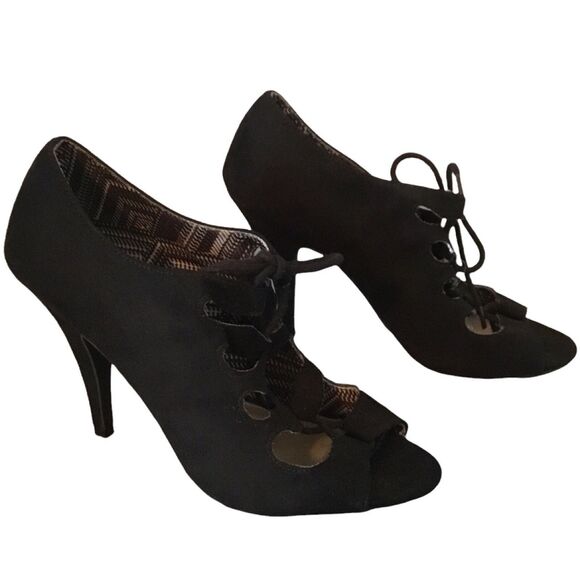 Christian Siriano for Payless Women’s Black Faux Suede Lace Up Heels Size 8.5 - Picture 4 of 8